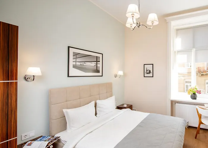 Art Deco Central Rooms
